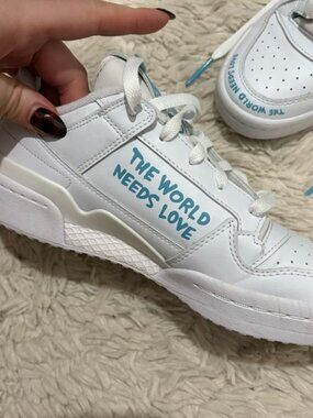 Adidas André Saraiva Limited Addition The World Needs Love Forum Low Classic